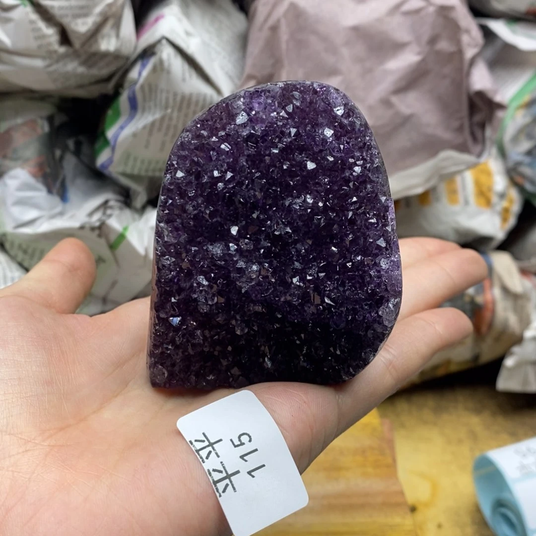 紫晶乌拉圭未镶嵌