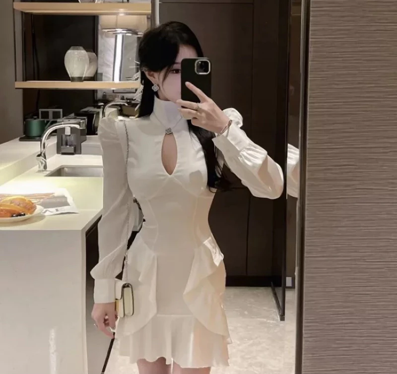 法式镂空高领不规则荷叶边醋酸缎面连衣裙复古修身收腰包臀短裙