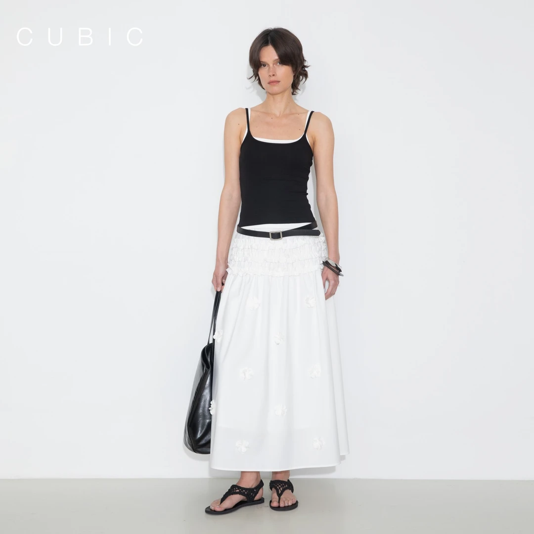 CUBIC慵懒假日 春夏手工立体花朵装饰重工轻法式A字慵懒长款半裙