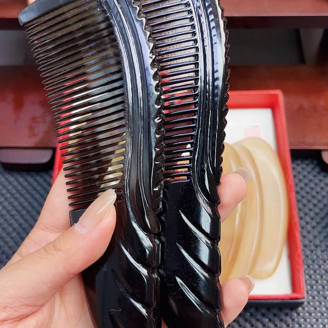 纯手工制作纯牛角梳子