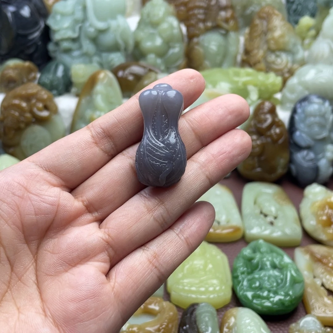 颈饰未镶嵌和田玉