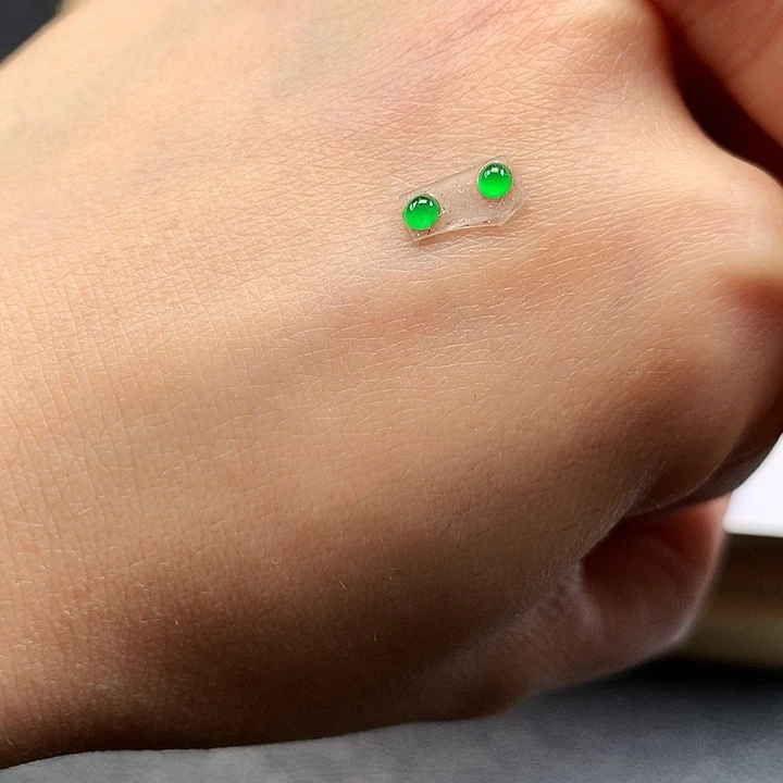 翡翠吊坠(不含链)未镶嵌一对