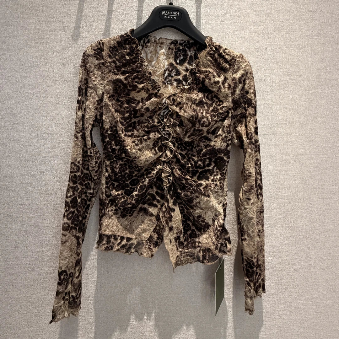 玛丝恩迪秋季新款V领豹纹纱T   330306