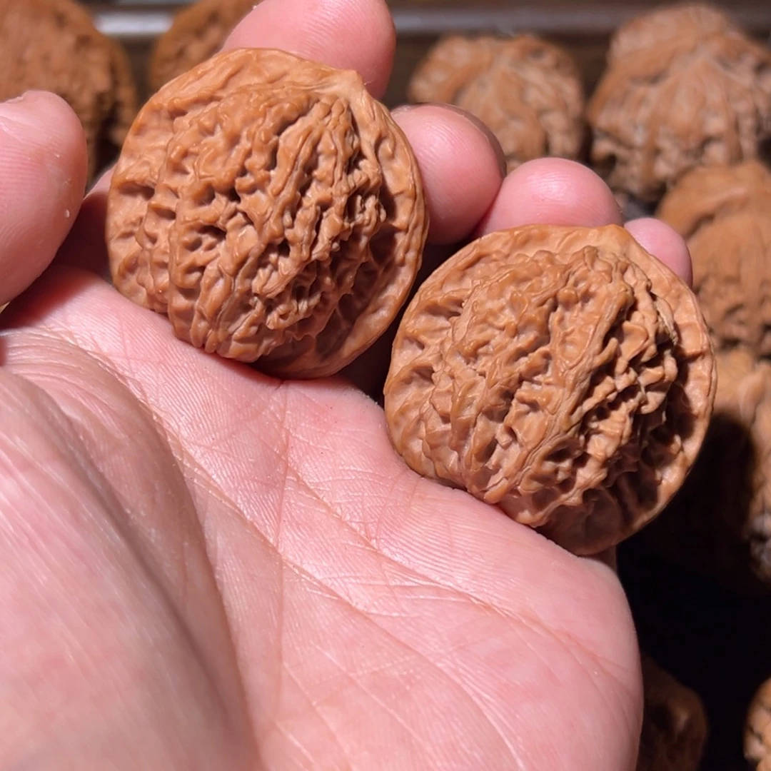 喜***人瑞麟文玩核桃蟠龙纹狮子头 35.38.37