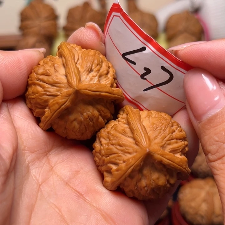 吊坠文玩核桃36大红袍奔27