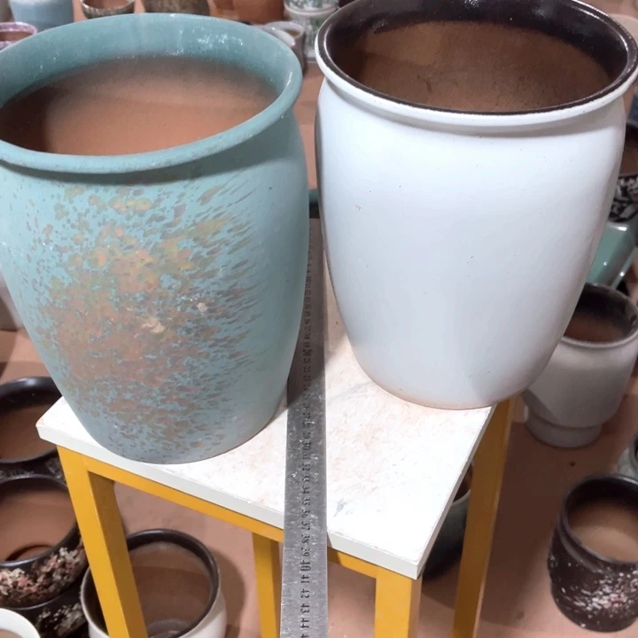 紫砂花盆口径20高度25两只小瑕疵