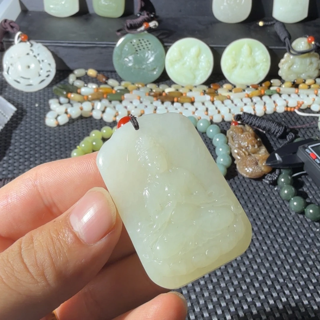 吉****和田玉未镶嵌颈饰