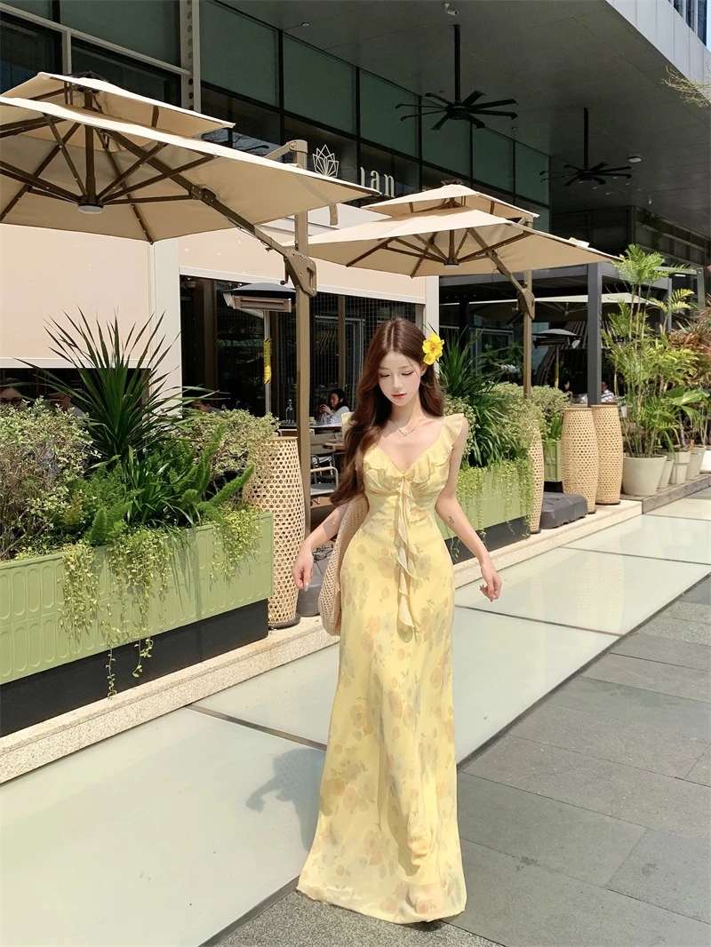 软糯奶油~法式甜美V领荷叶边A字连衣裙女夏修身显瘦吊带气质长裙