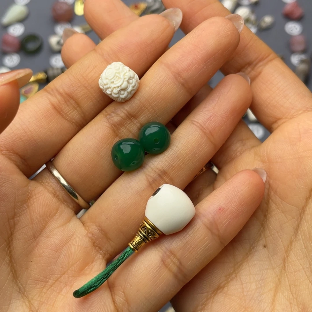 娃***娃玛瑙/玉髓合金配饰