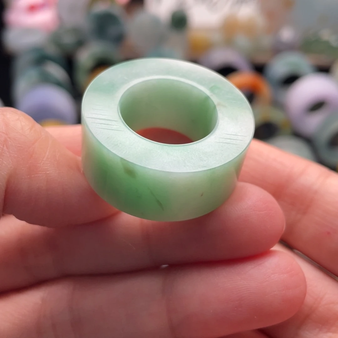 定制翡翠未镶嵌戒指