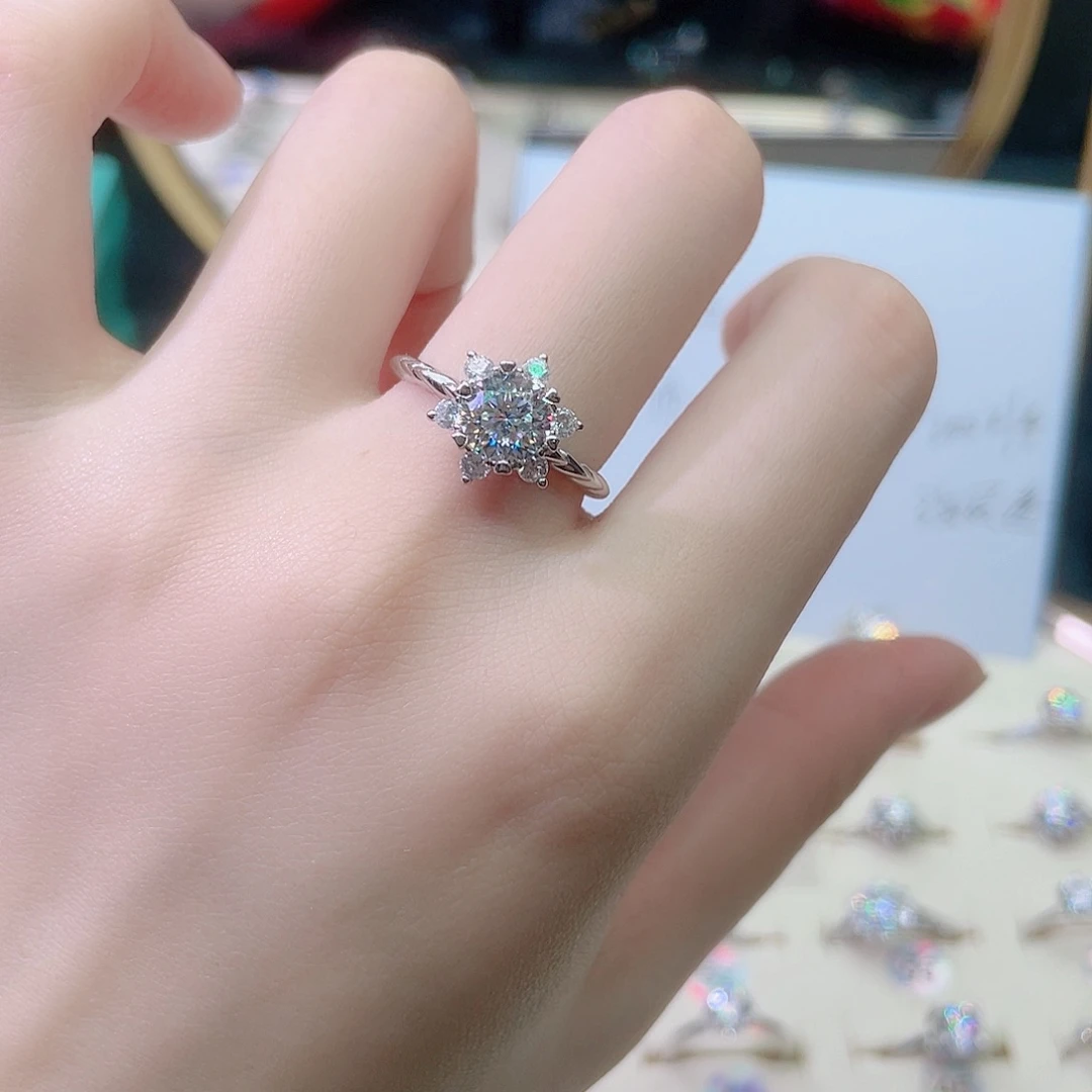 925银合成碳硅石专柜切升级版梅花六芒星断码福利不退换