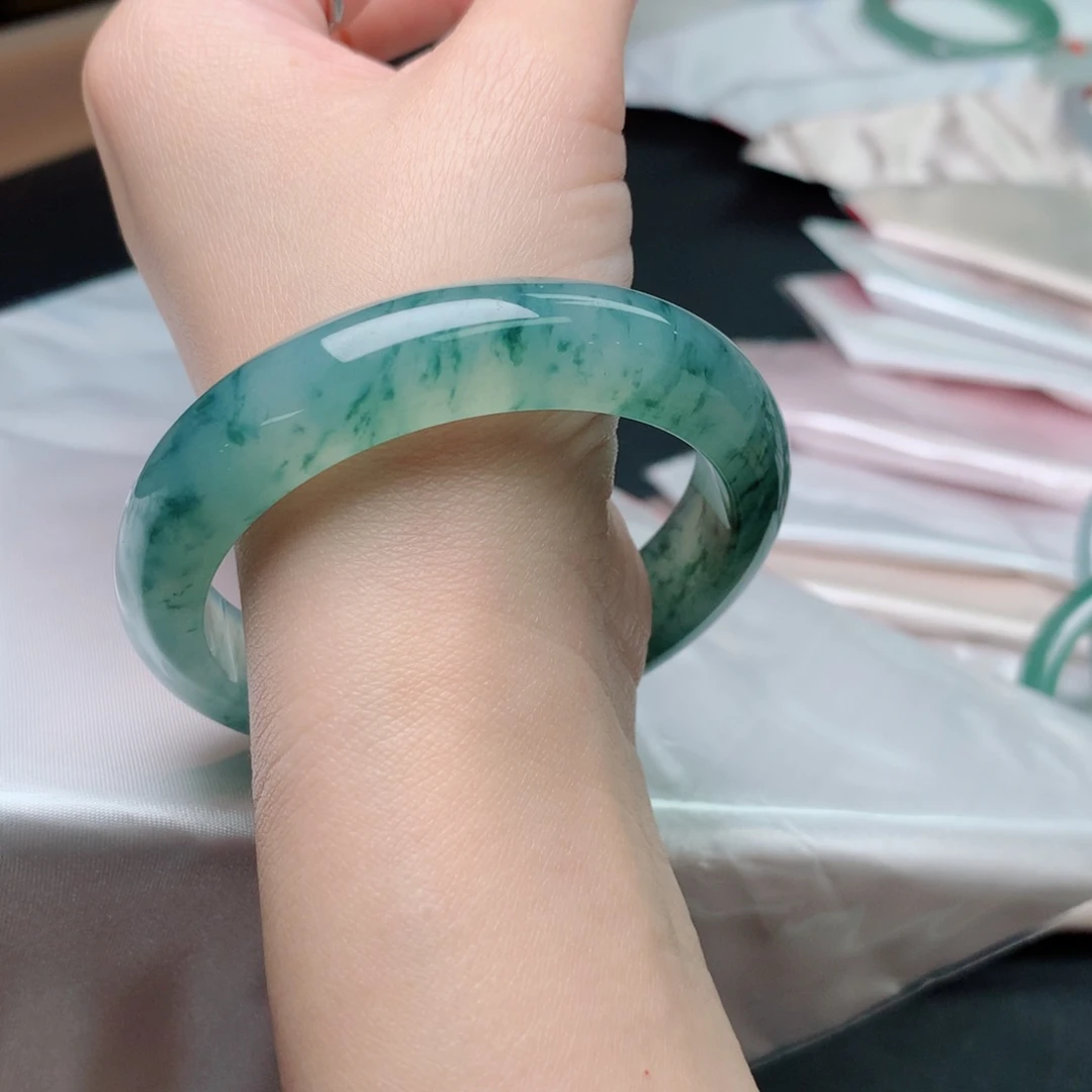 未镶嵌手镯翡翠翡翠