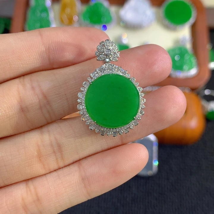 翡翠18K金镶嵌吊坠(不含链)圆牌