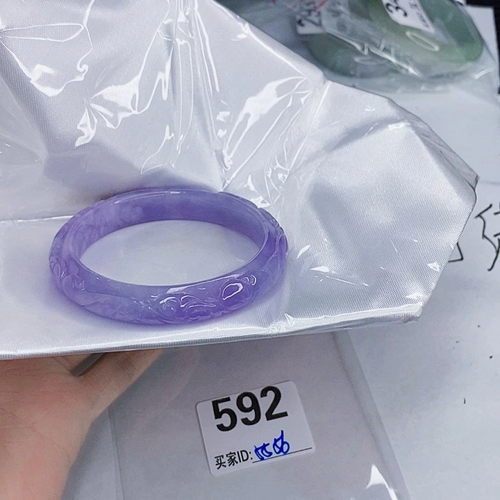 翡翠未镶嵌手镯一图一物实物为准（微瑕处理）