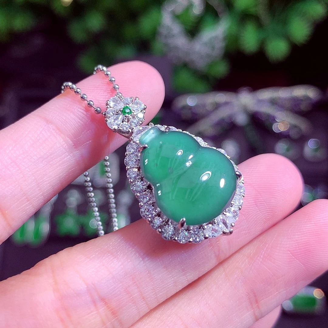 颈饰未镶嵌翡翠天然