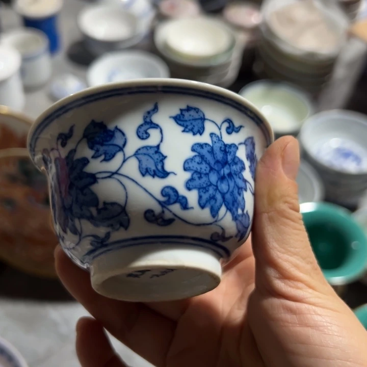 孤***雨景德镇青花玲珑瓷手绘缠枝莲主人杯