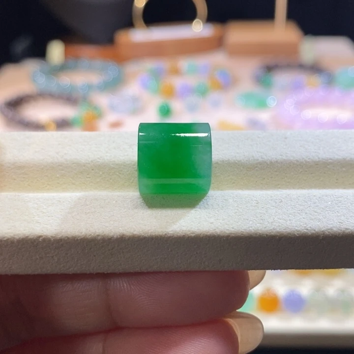 翡翠未镶嵌吊坠(不含链)翡翠冰辣绿桶珠