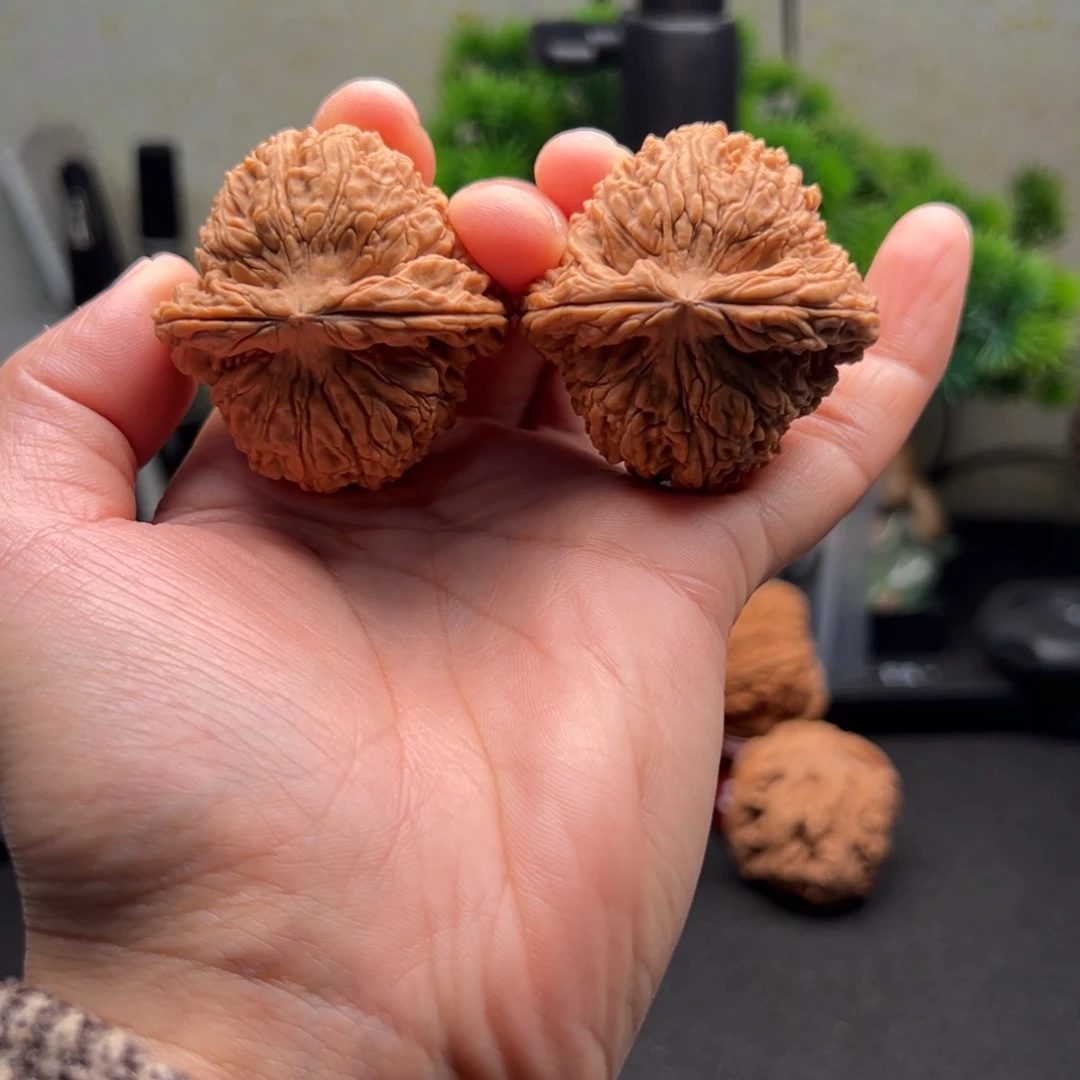 文玩核桃吊坠43球疆