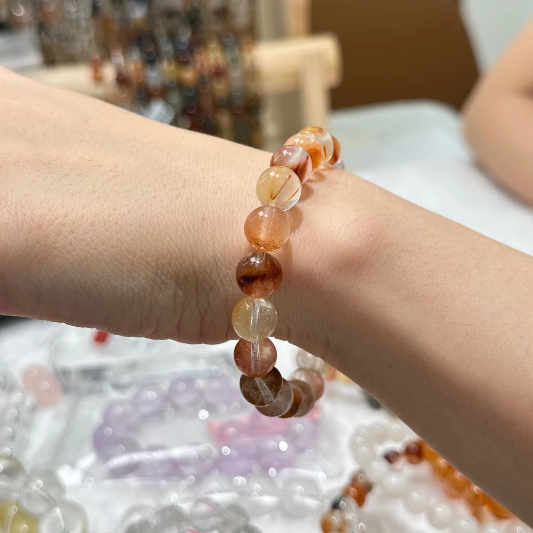 精品红兔毛水晶卡9+（手串随缘不支持退还介意勿拍）