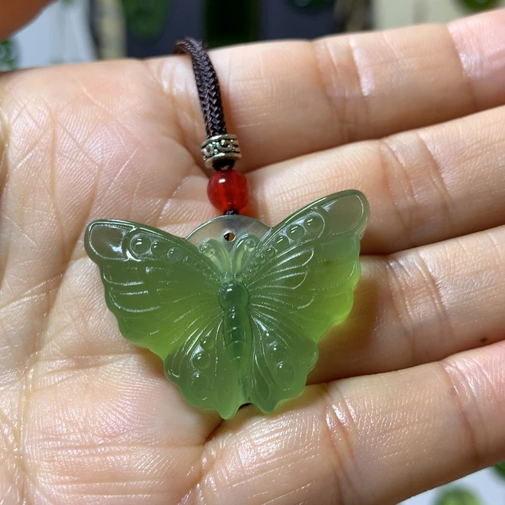 岫玉未镶嵌颈饰吊坠