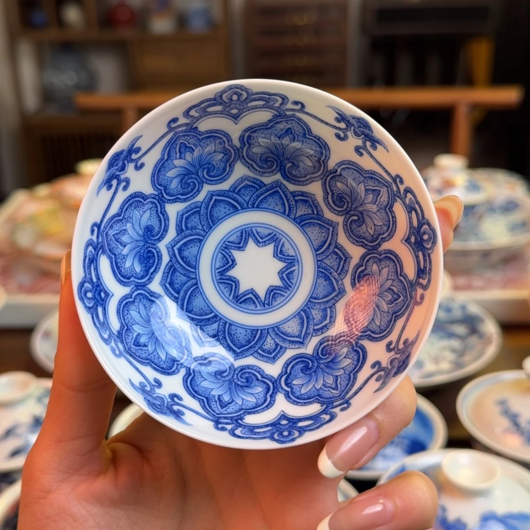 杯重工点工缠枝花卉宝相纹