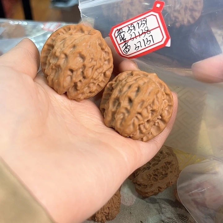 文玩核桃把件非嫁接北京