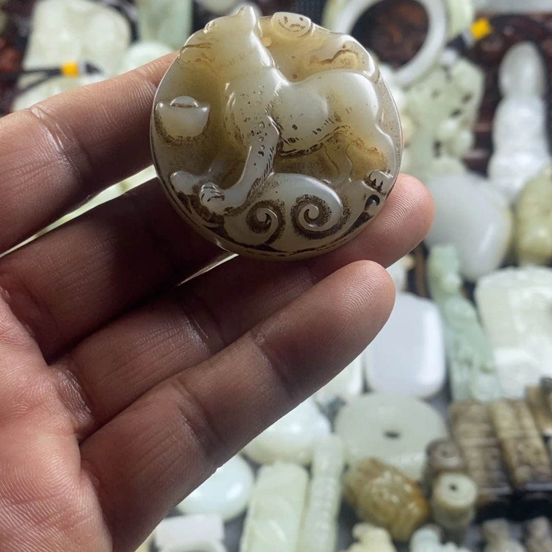 和田玉（糖玉）未镶嵌颈饰