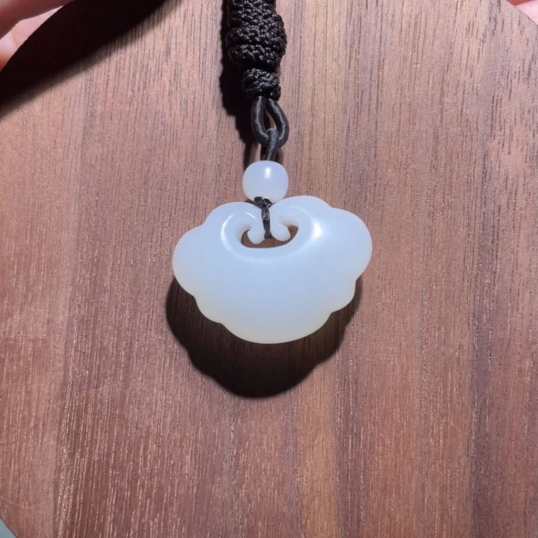 未镶嵌手链和田玉如意锁