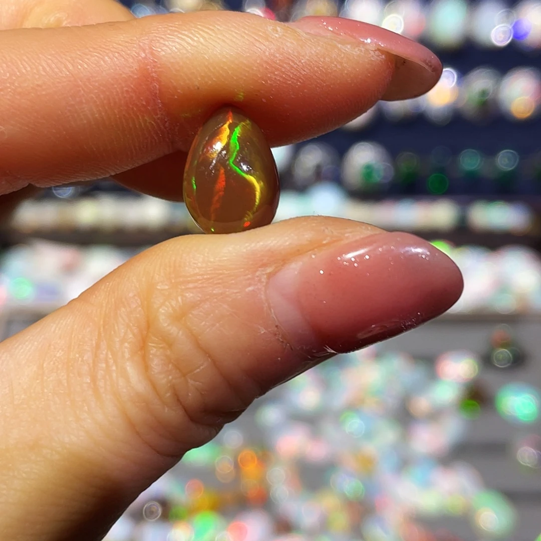 笑***答欧泊未镶嵌裸石直发