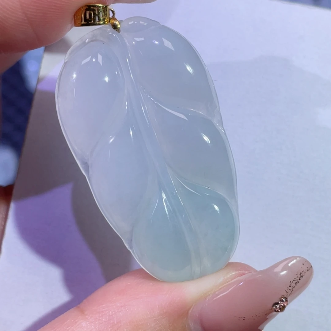 翡翠颈饰18K金镶嵌叶子