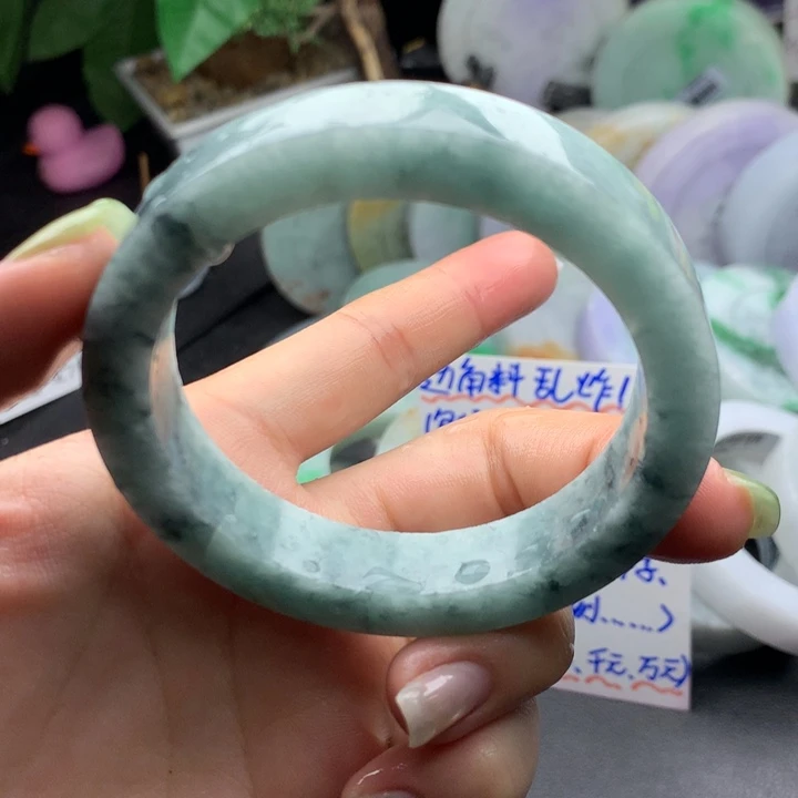 未镶嵌手镯定制翡翠