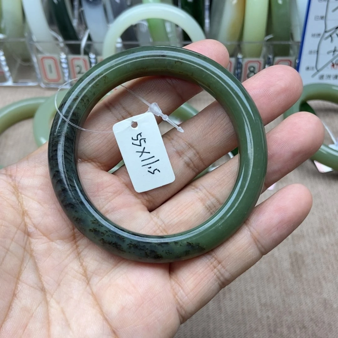 和田玉手镯未镶嵌无*人