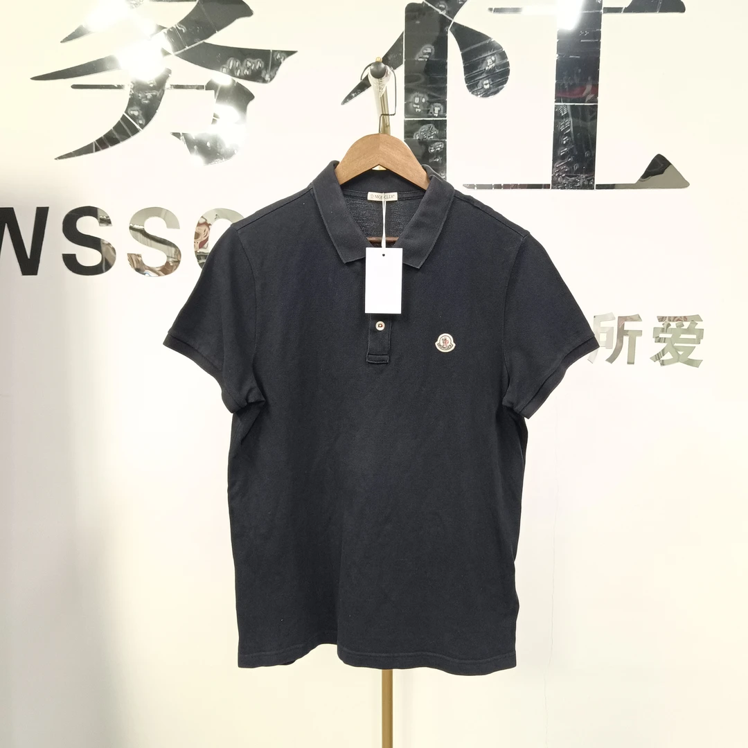 99新 MONCLER polo短袖 P1417 M 衣长64 胸围48编码0