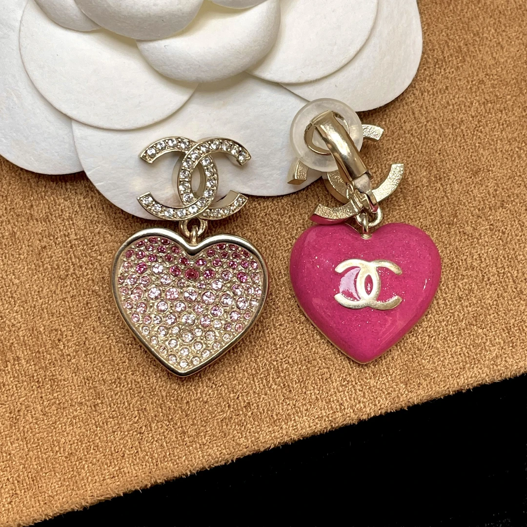 95新 Chanel/香奈儿 粉色满钻桃心双面耳夹 2501372