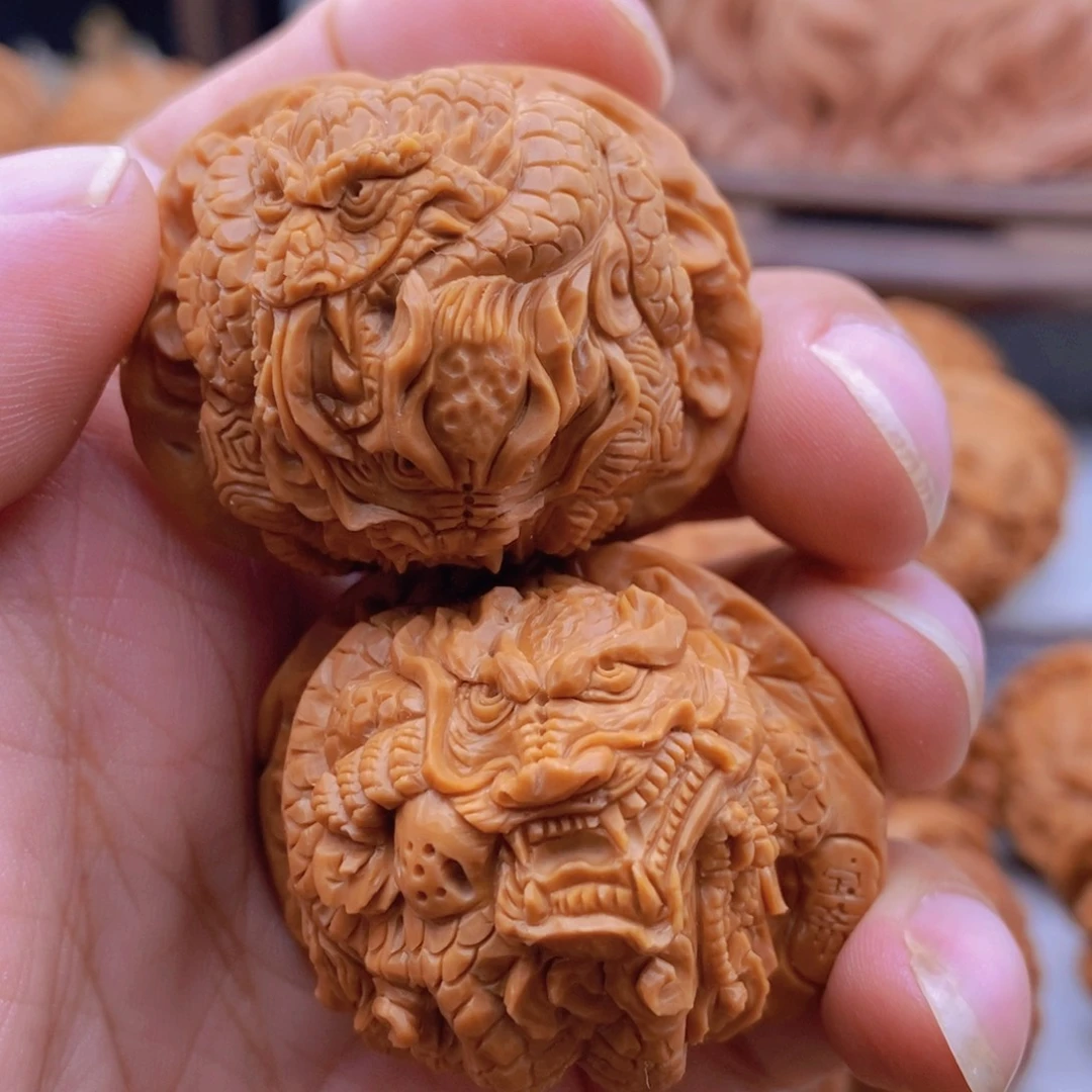 文玩核桃把件邬*纯手工雕刻四项