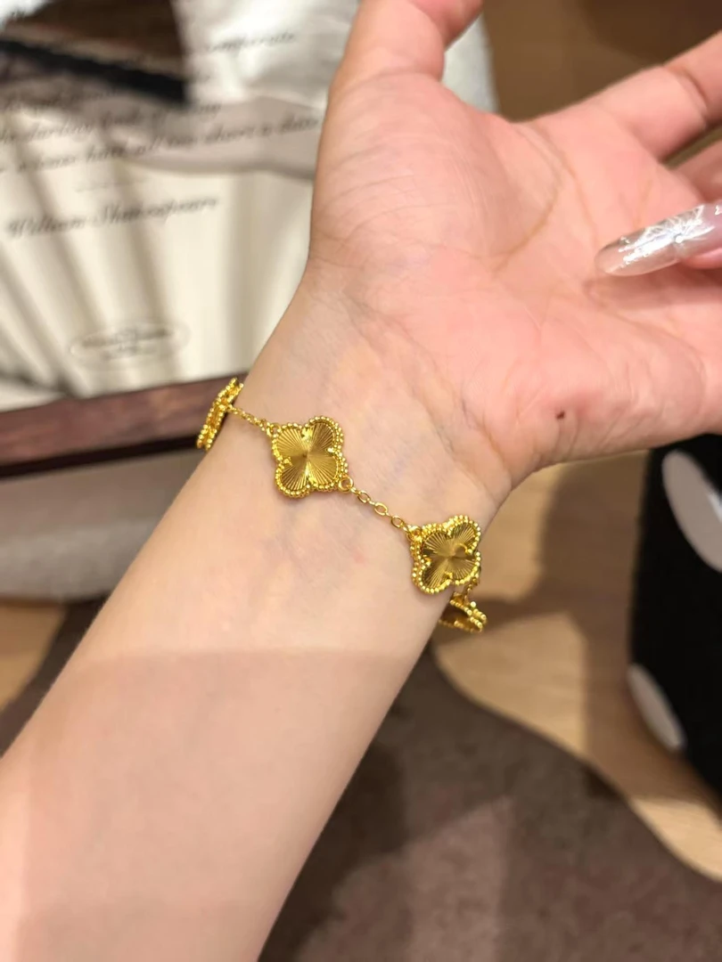 足银手链 镭射四叶草手链气质时尚百搭小众精致镶嵌