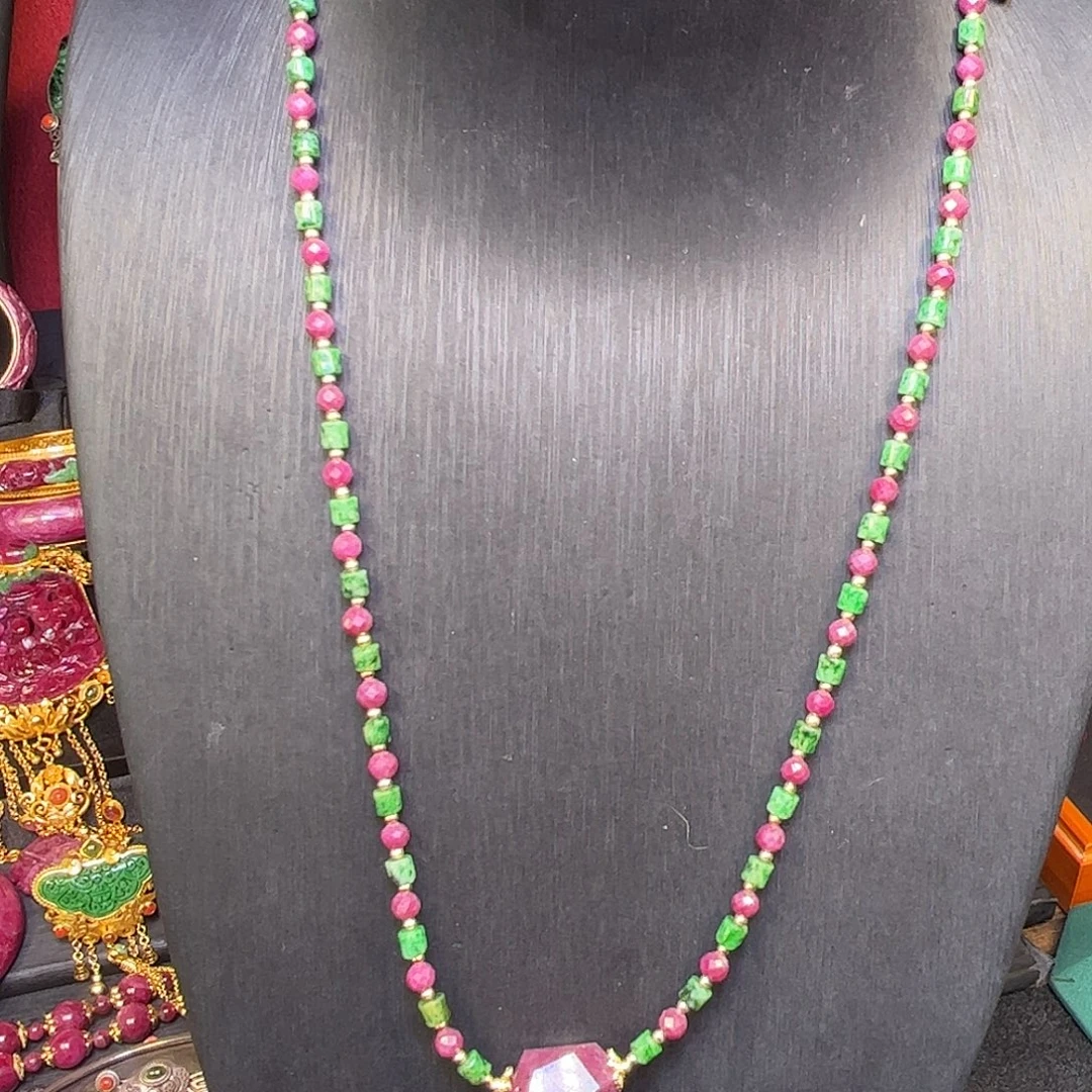 红宝石未镶嵌颈饰