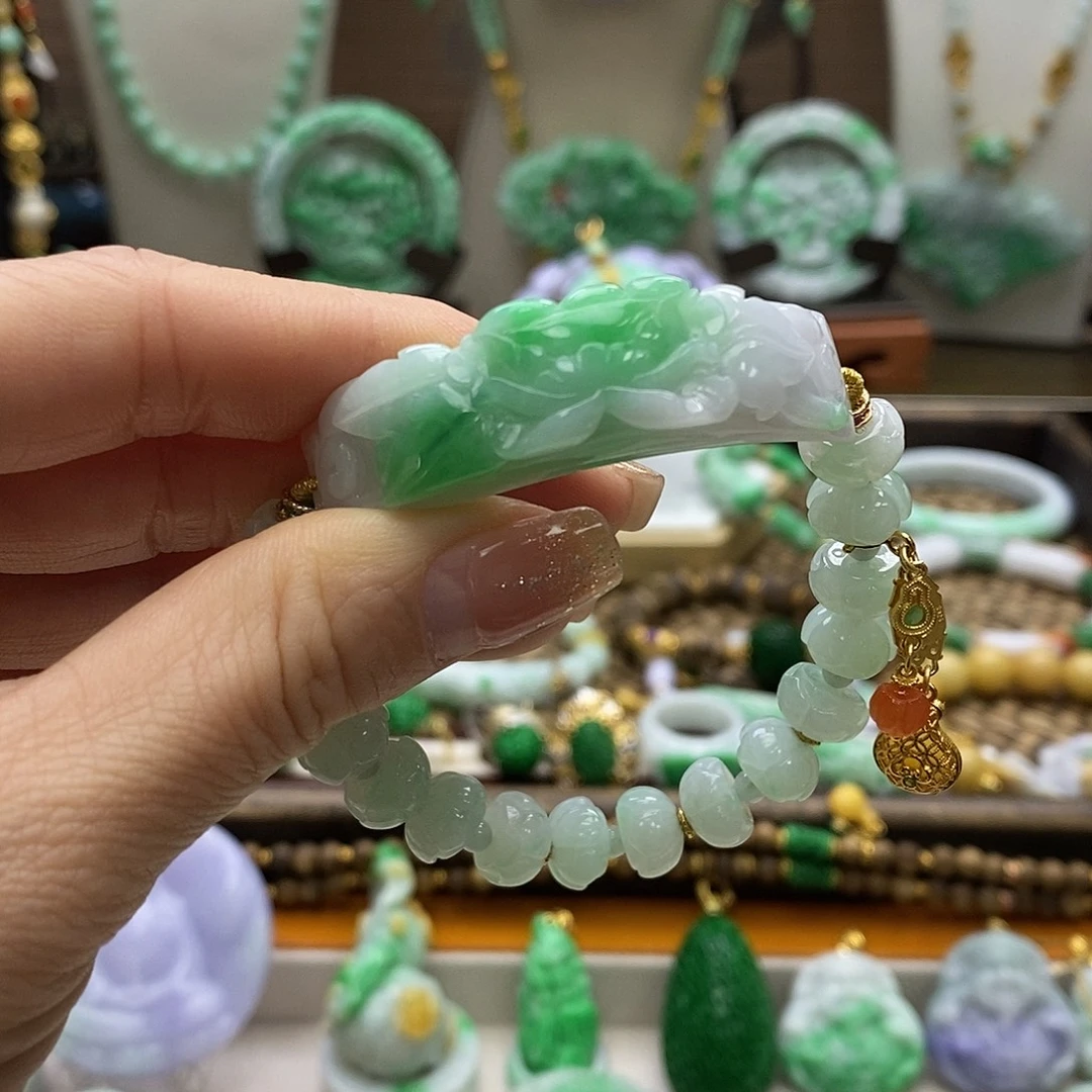 翡翠未镶嵌颈饰天然