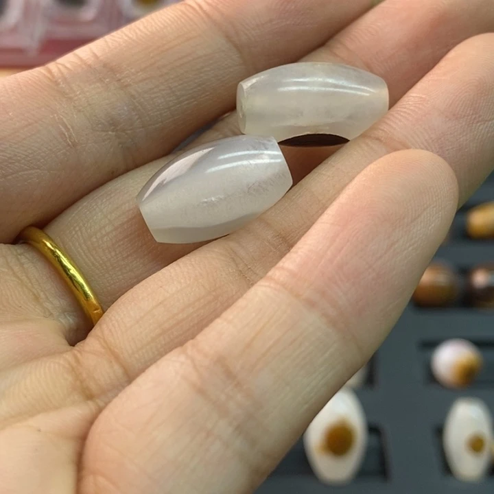 玛瑙/玉髓颈饰未镶嵌孙*平