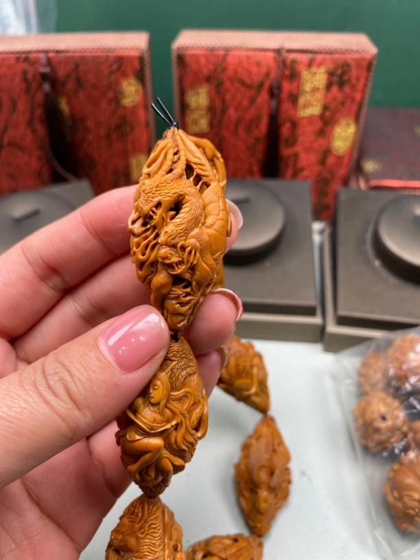 橄榄核雕刻手串万神