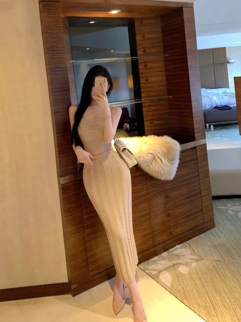 白玉兰 麻花针织吊带背心女包臀微弹半身裙长裙秋冬两件套套装
