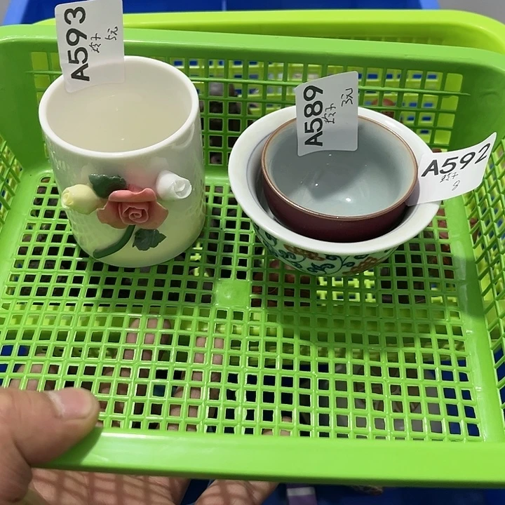 玲***u茶具默认微瑕瓷器、茶具、壶、摆件，介意勿拍