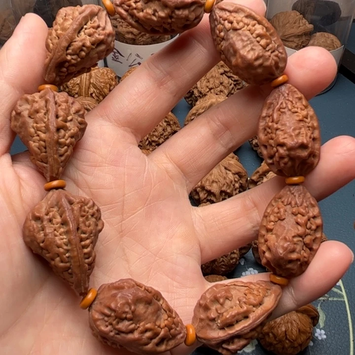 文玩核桃吊坠1.9左右麒麟角手串