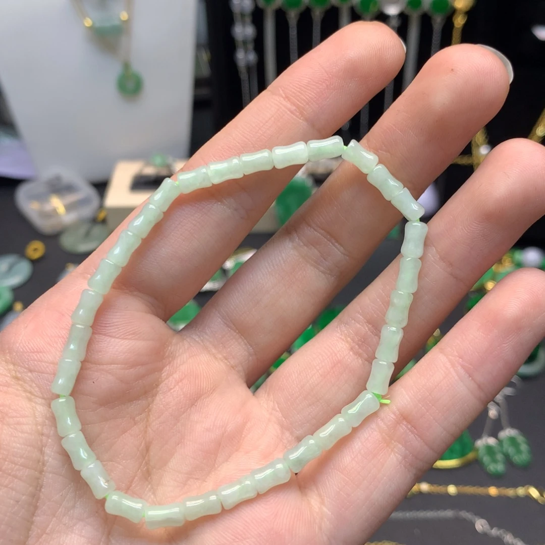 翡翠未镶嵌颈饰有纹裂