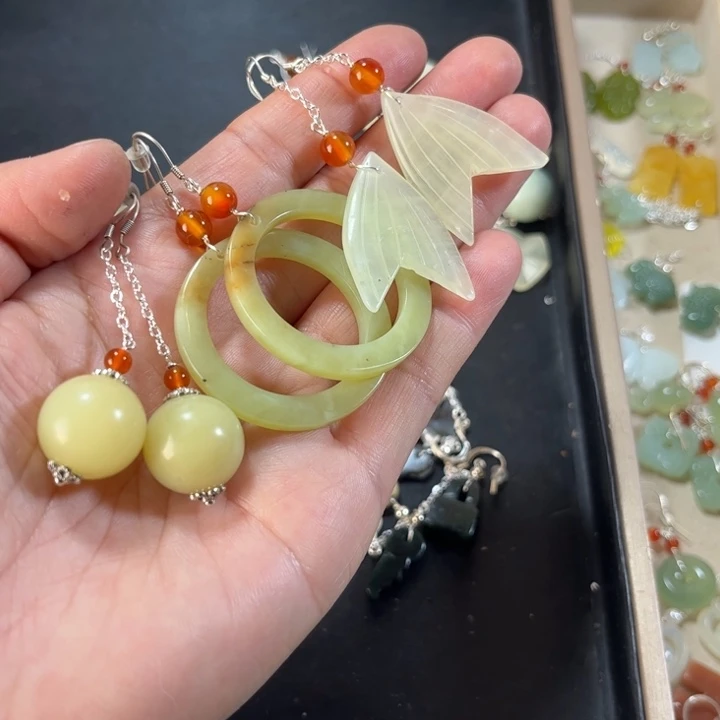 蛇纹石玉耳饰未镶嵌?***?