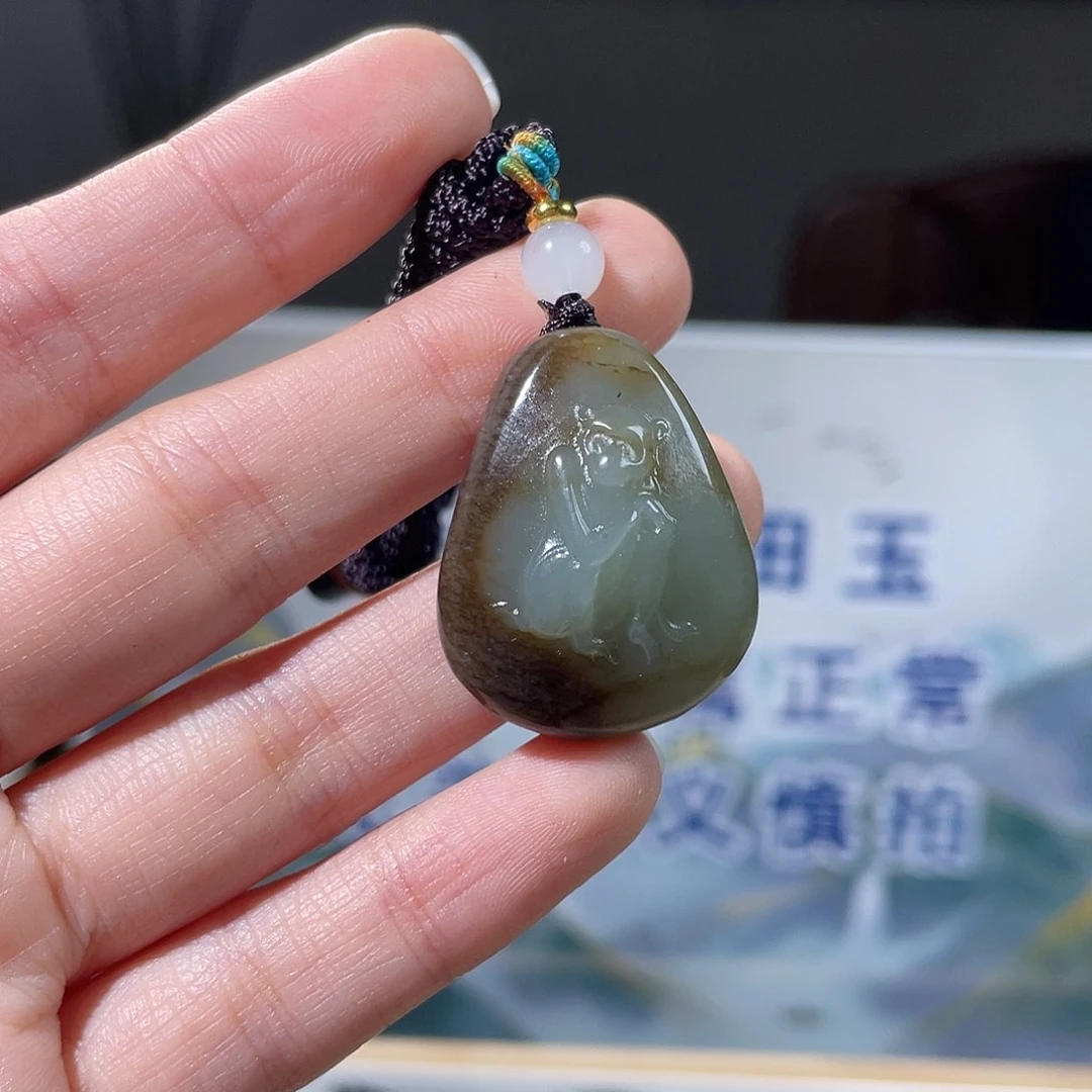 和田玉未镶嵌颈饰