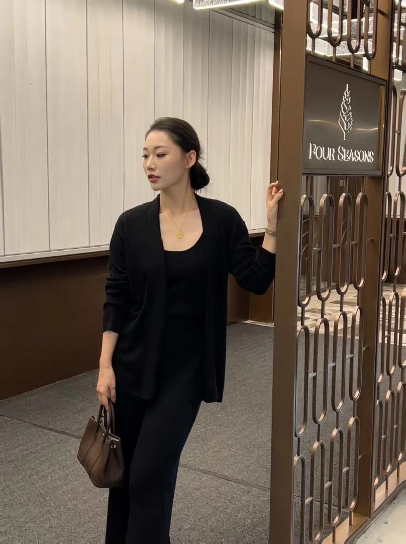 YANYUTONG【墨曜】 羊毛纱线针织开衫U领背心阔腿长裤女 TT009