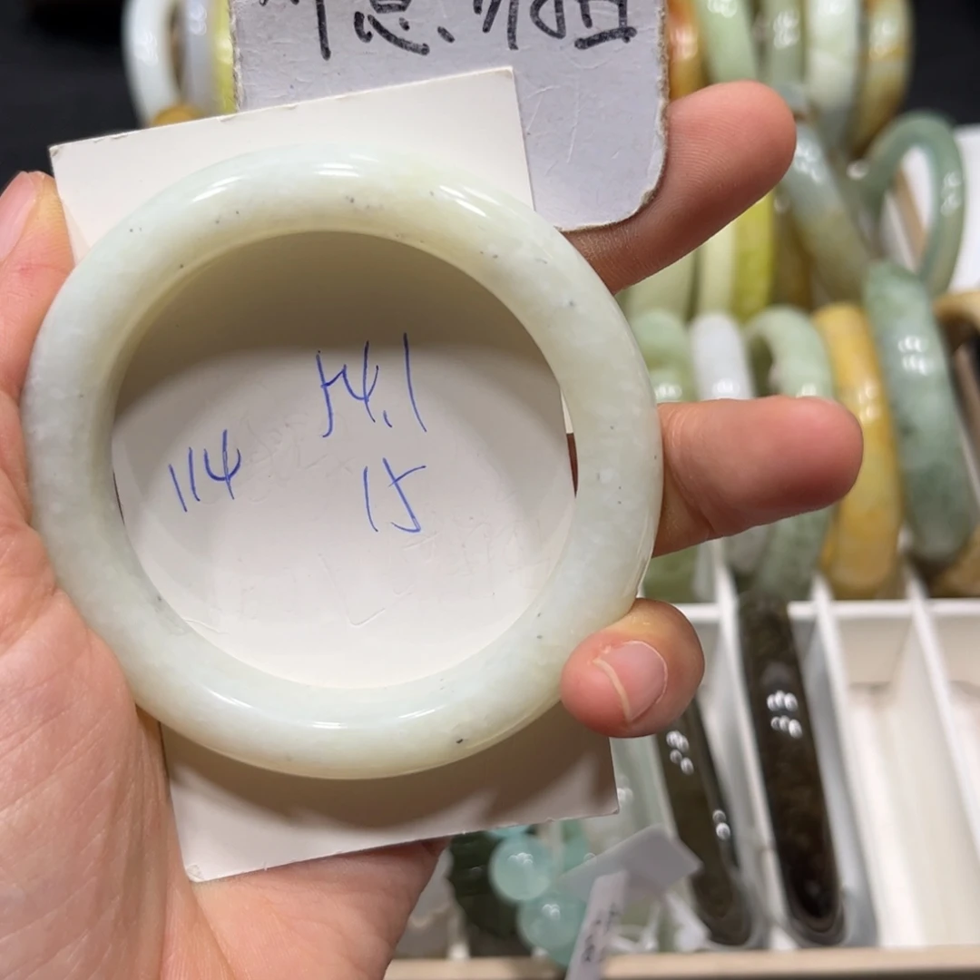 未镶嵌蛇纹石玉手镯