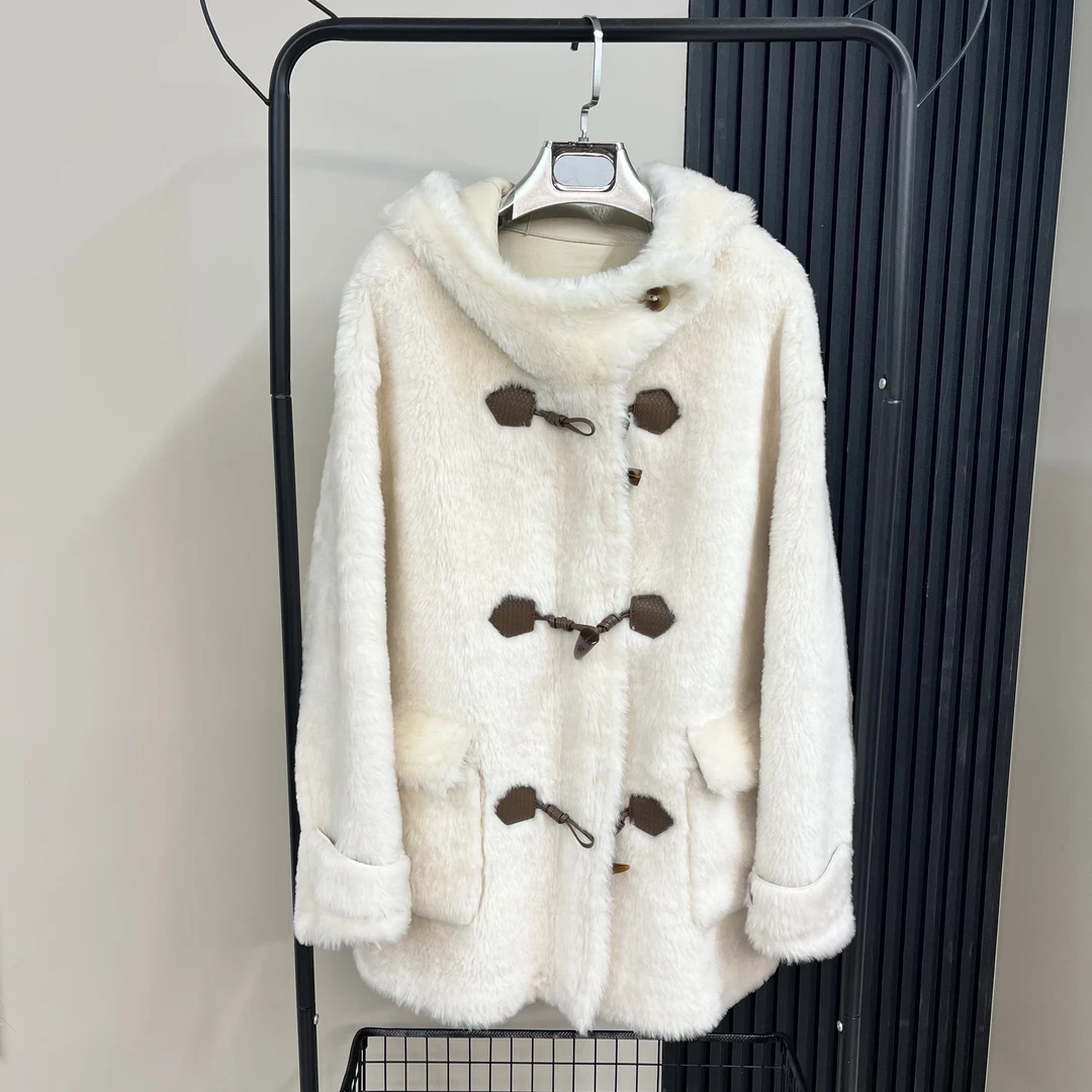 【亿彤推荐】YiTOng 2024/6832洛曼款皮毛一体外套女