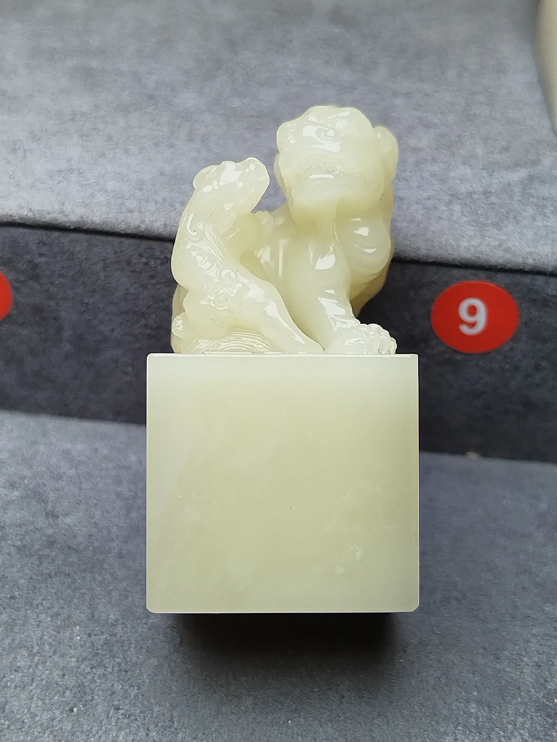 寿山石结晶芙蓉太狮少狮